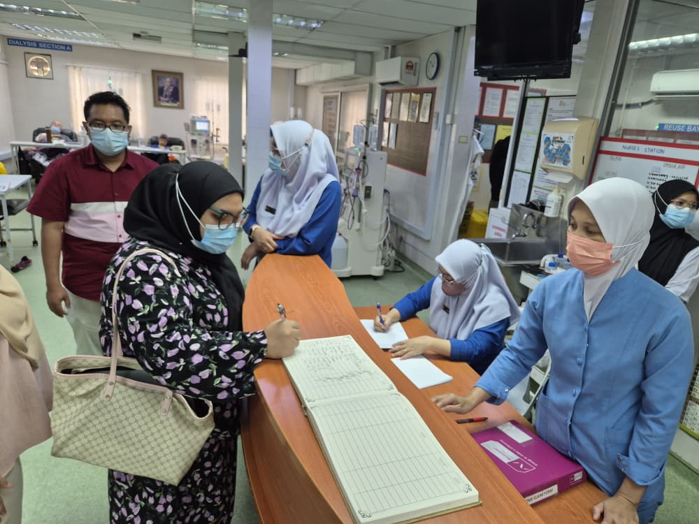 Visit to National Dialysis Center